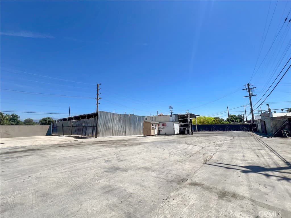 Commercial at 161 S Hamilton Boulevard, Pomona — photo 8 of 12