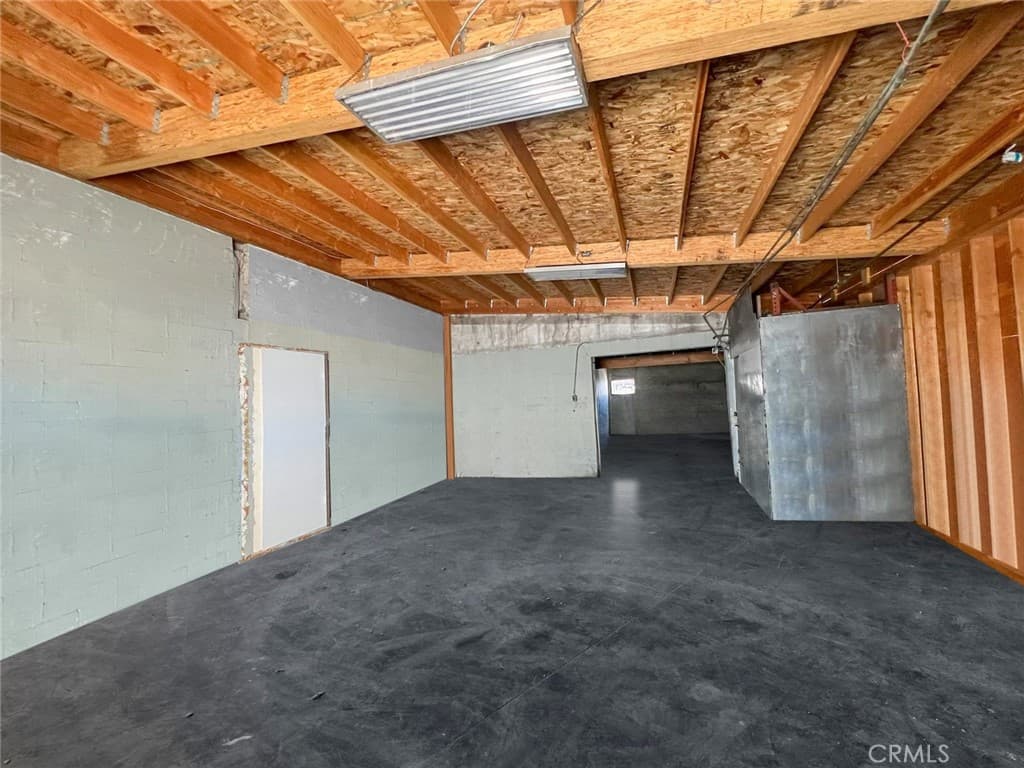 Commercial at 161 S Hamilton Boulevard, Pomona — photo 10 of 12
