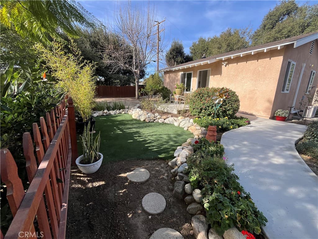 Home at 371 Guilford Avenue, Claremont — photo 4 of 12