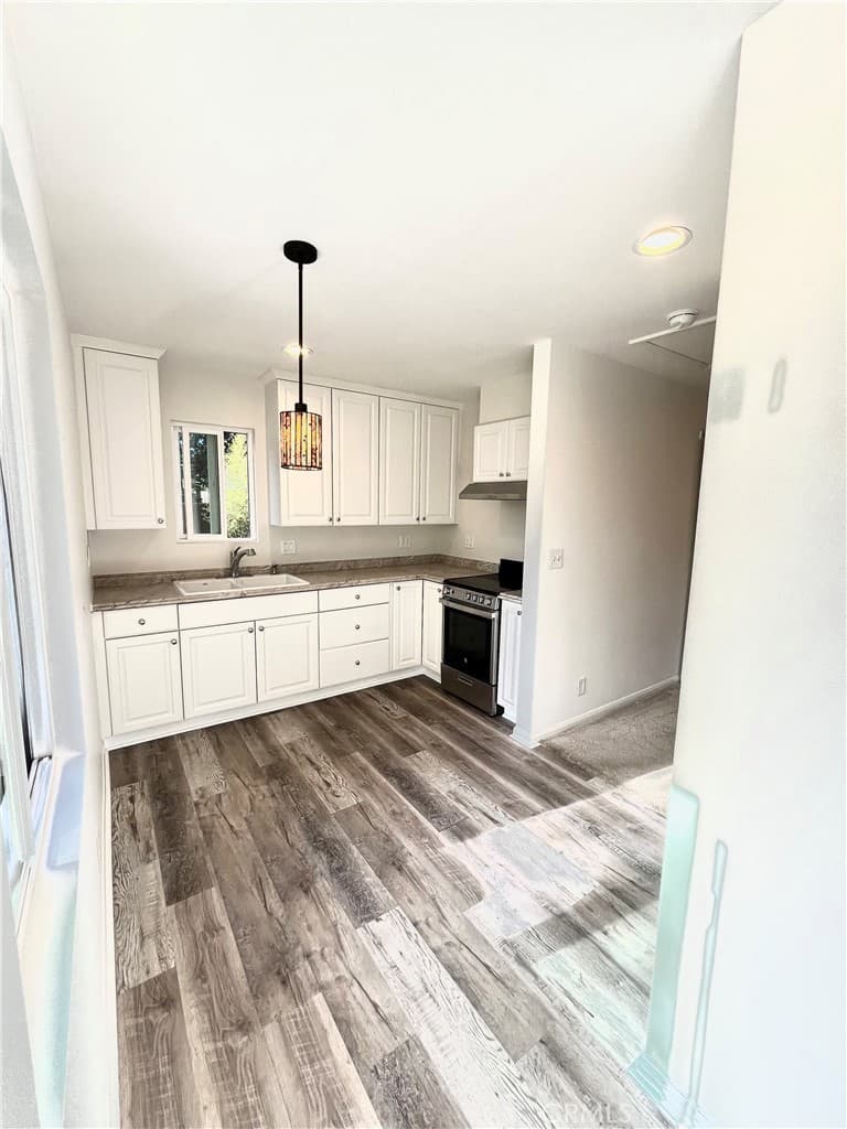 Home at 371 Guilford Avenue, Claremont — photo 5 of 12