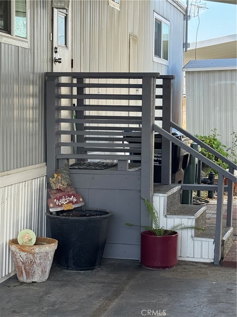Home at 301 E Foothill 063, Pomona — photo 11 of 12