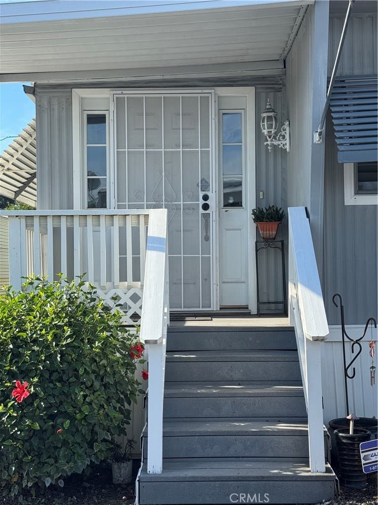 Home at 301 E Foothill 063, Pomona — photo 7 of 12
