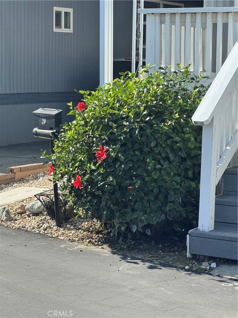 Home at 301 E Foothill 063, Pomona — photo 8 of 12