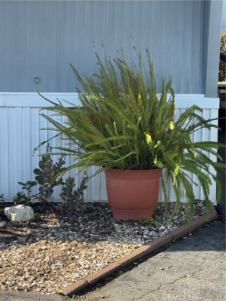 Home at 301 E Foothill 063, Pomona — photo 9 of 12