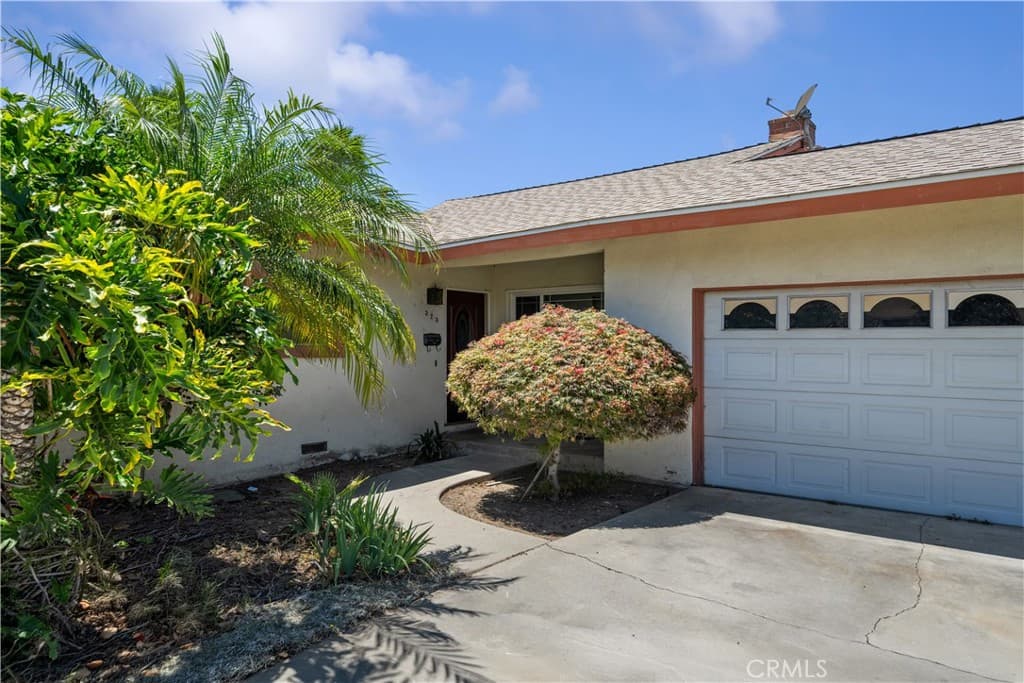 Home at 525 S Gretta Avenue, West Covina — photo 2 of 12