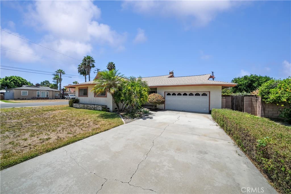 Home at 525 S Gretta Avenue, West Covina — photo 3 of 12