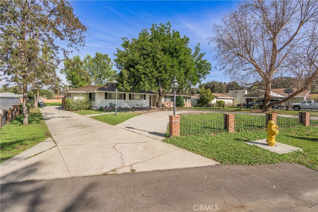 Home at 751 S Corrida, Covina — photo 3 of 12