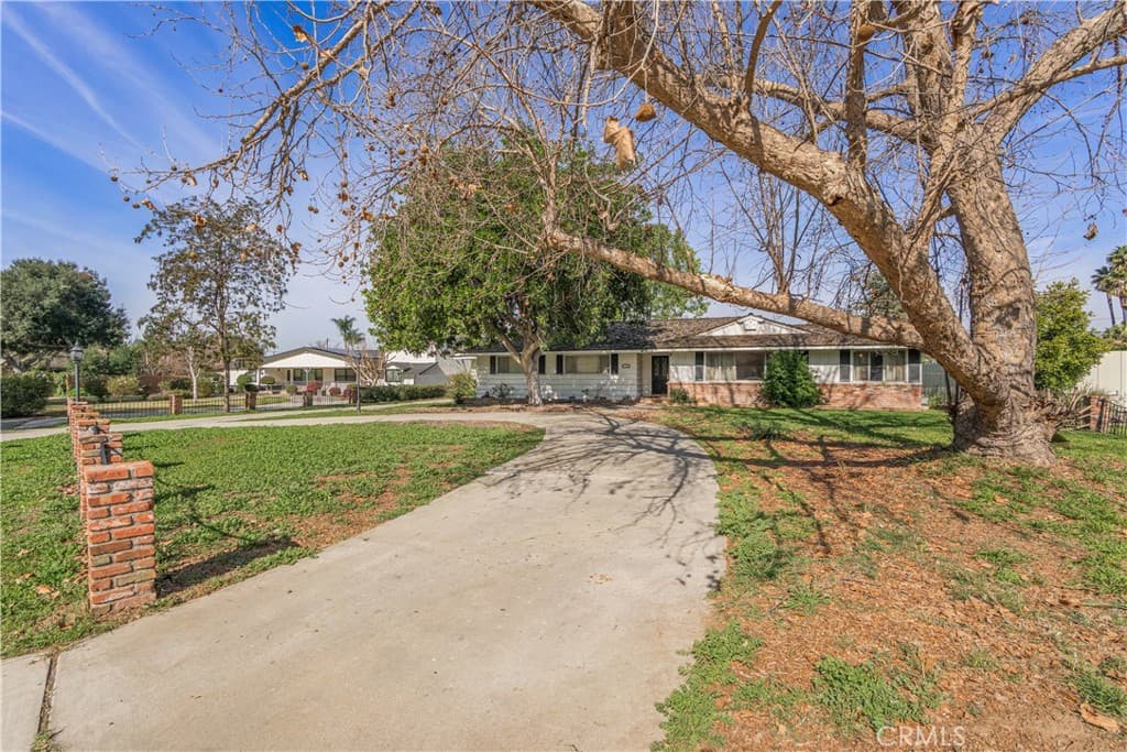 Home at 751 S Corrida, Covina — photo 4 of 12