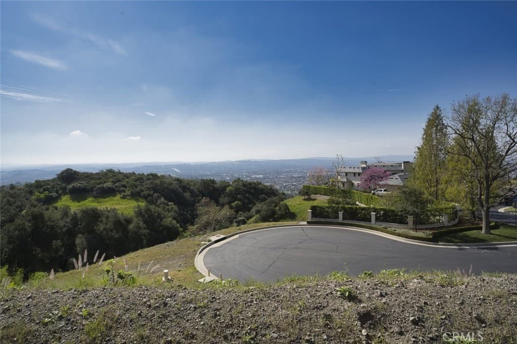 Home at 685 Gordon Highlands Road, Glendora — photo 5 of 12