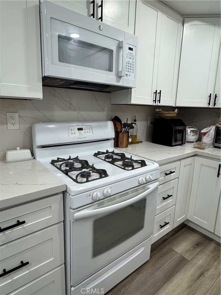 Townhouse at 682 E Workman, Covina — photo 11 of 12