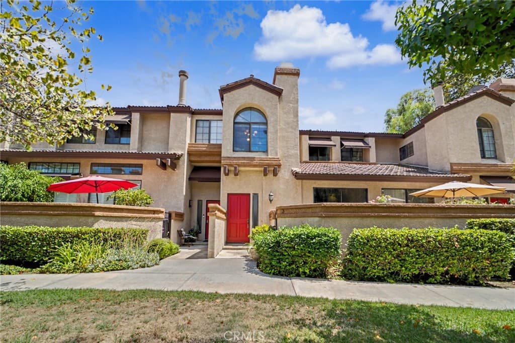 Condo at 3 Saddlewood, Pomona — photo 2 of 10
