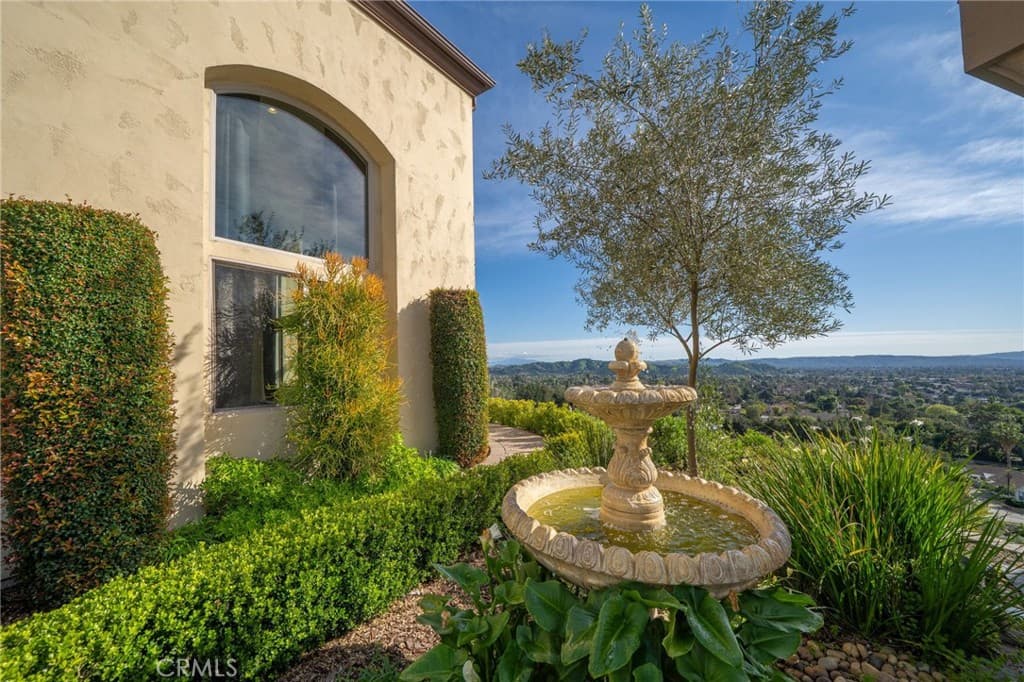 Home at 388 Conifer Road, Glendora — photo 3 of 12