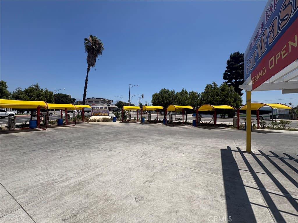 Commercial at 506 W Orange Grove Avenue, Pomona — photo 11 of 12