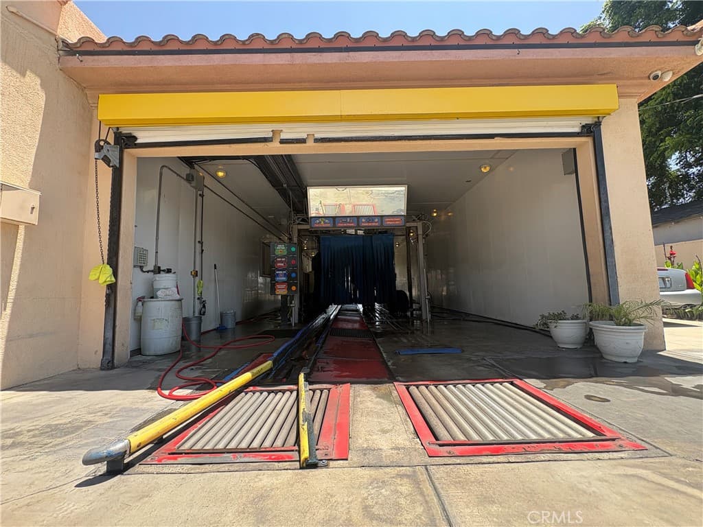Commercial at 506 W Orange Grove Avenue, Pomona — photo 12 of 12