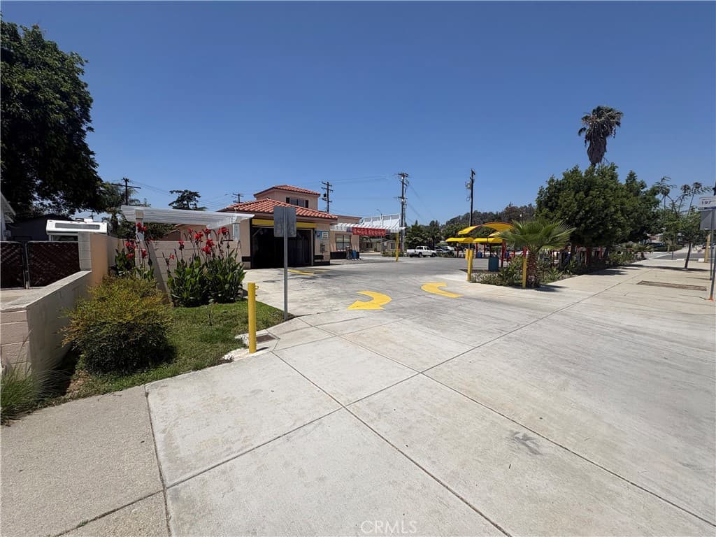 Commercial at 506 W Orange Grove Avenue, Pomona — photo 8 of 12
