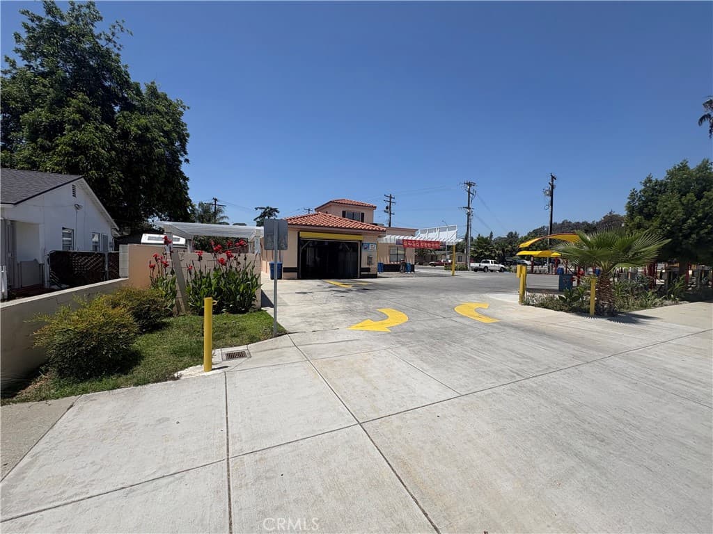 Commercial at 506 W Orange Grove Avenue, Pomona — photo 10 of 12