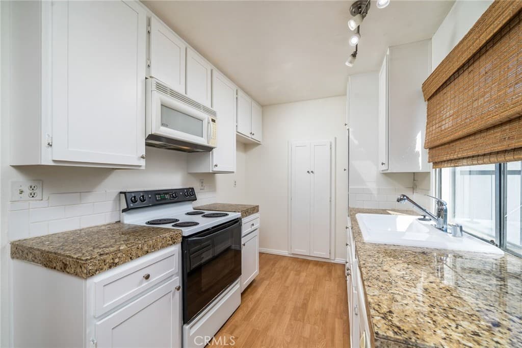 Condo at 960 E Bonita Avenue 91, Pomona — photo 9 of 12