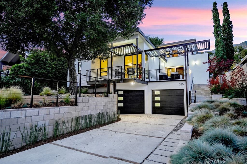 Home at 325 W Grandview Avenue, Sierra Madre — photo 2 of 12