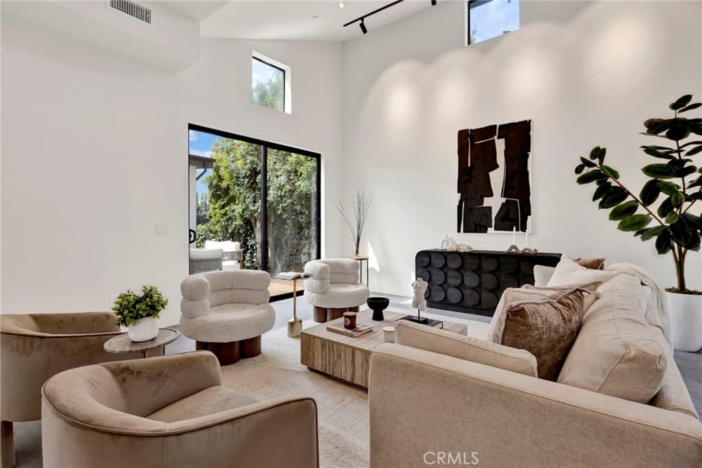 Home at 325 W Grandview Avenue, Sierra Madre — photo 12 of 12