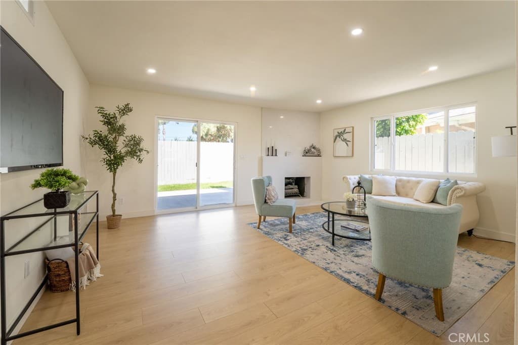 Home at 800 E Sandra Avenue, Arcadia — photo 12 of 12