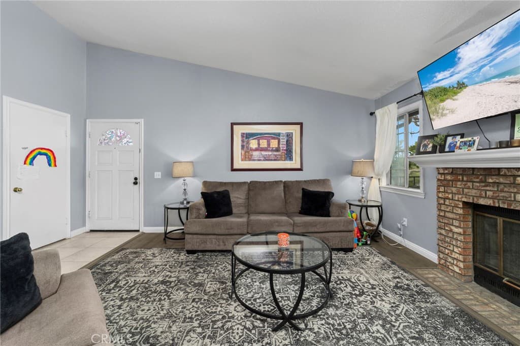 Condo at 740 E San Bernardino Road 2, Covina — photo 6 of 12