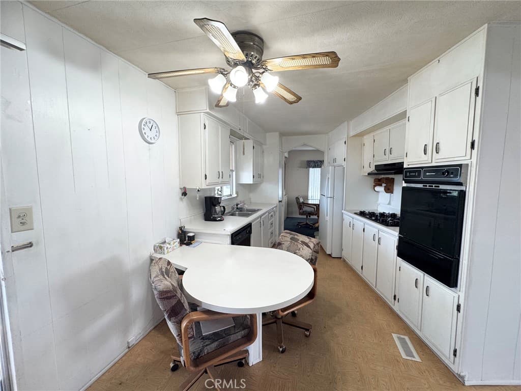 Home at 1630 W Covina Boulevard 101, San Dimas — photo 9 of 12