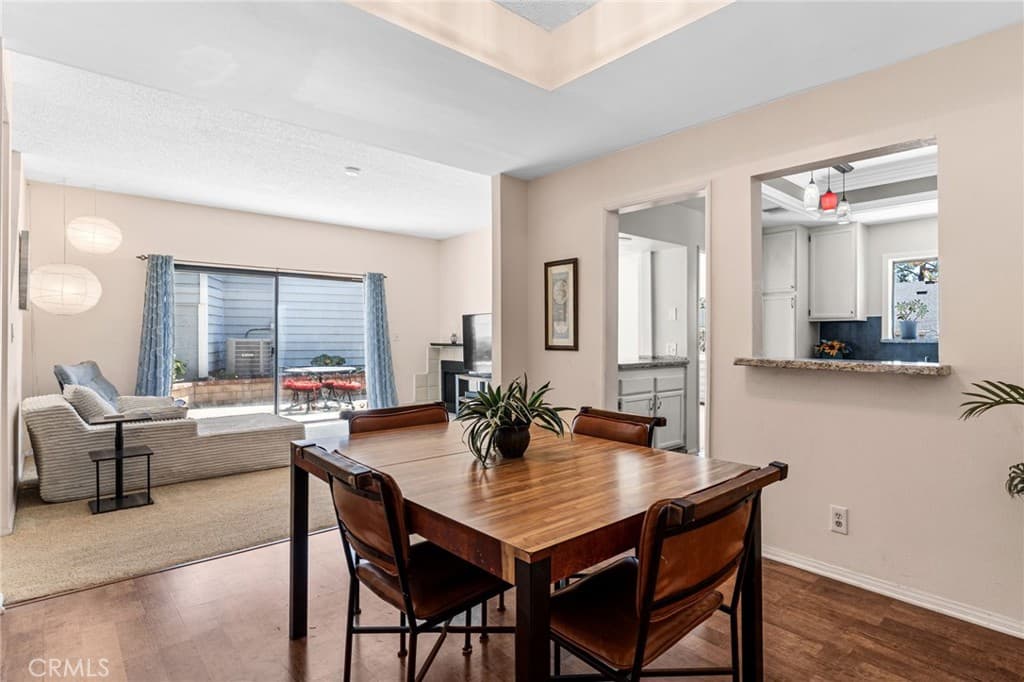 Townhouse at 424 Walker, San Dimas — photo 4 of 12