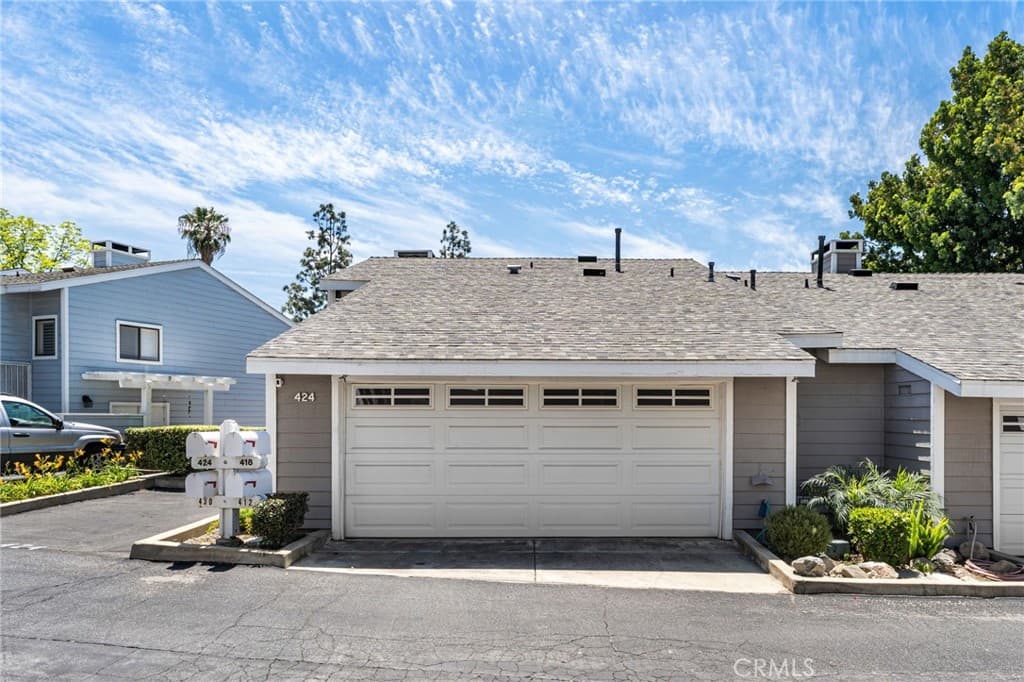 Townhouse at 424 Walker, San Dimas — photo 7 of 12