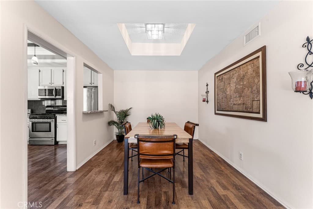 Townhouse at 424 Walker, San Dimas — photo 9 of 12