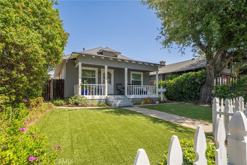 Home at 124 N Vista Bonita Avenue, Glendora — photo 2 of 12