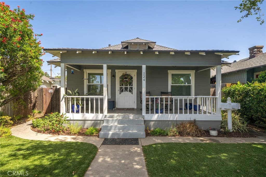 Home at 124 N Vista Bonita Avenue, Glendora — photo 3 of 12