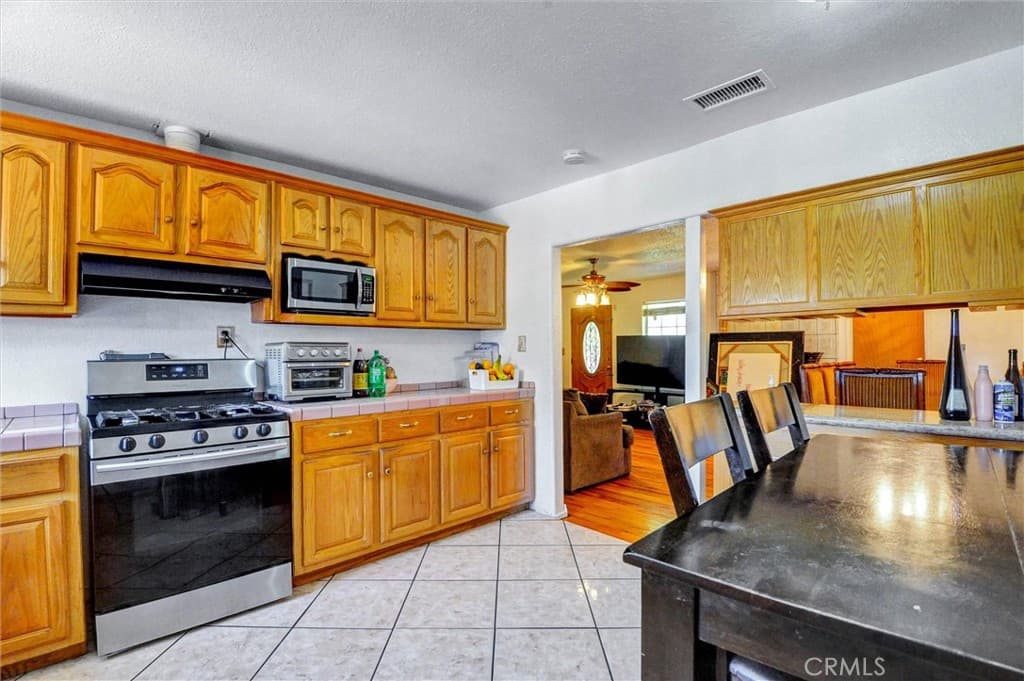 Home at 1887 Waters Avenue, Pomona — photo 11 of 12