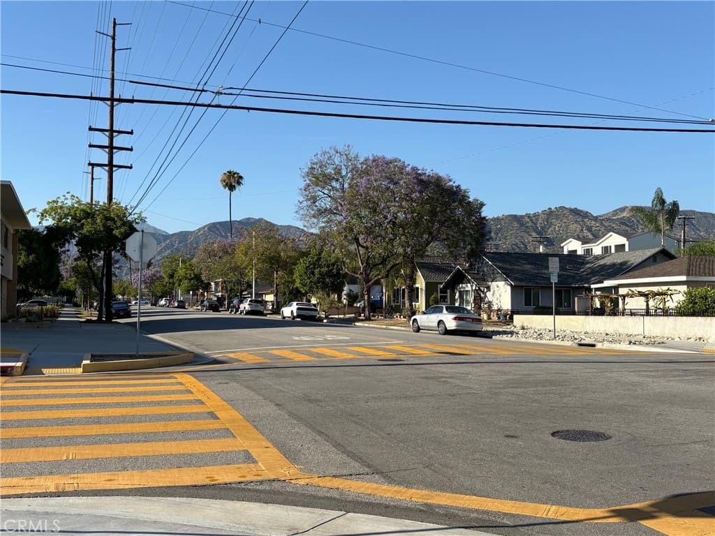 Home at 547 N Angeleno Avenue, Azusa — photo 11 of 11