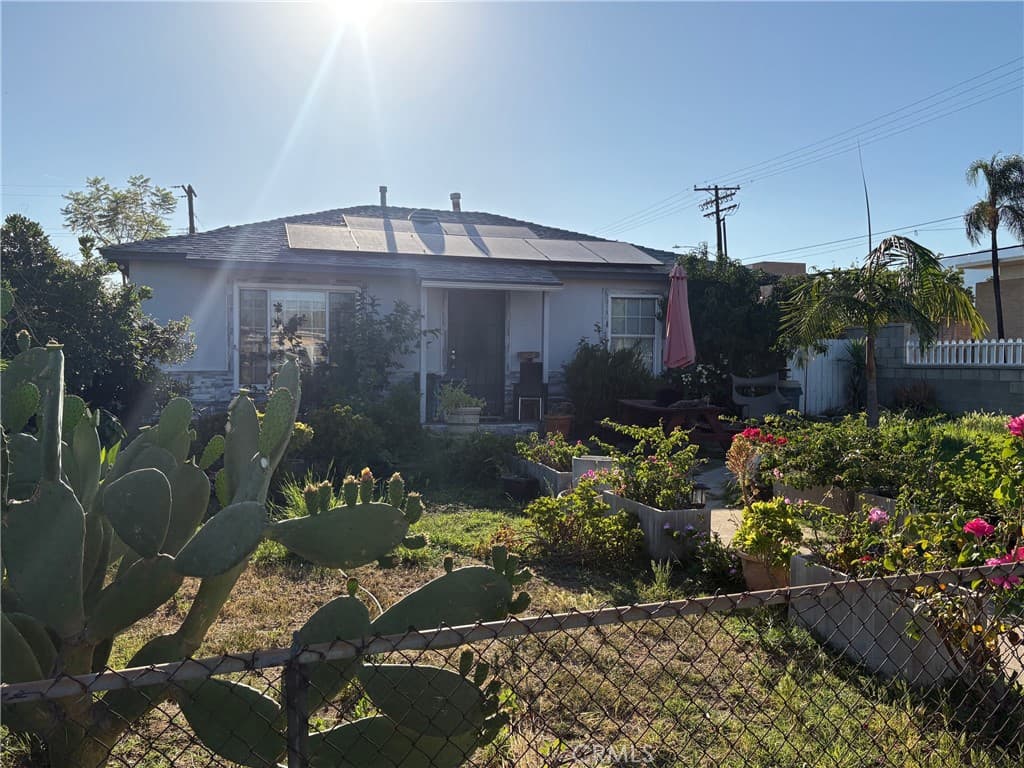 Home at 547 N Angeleno Avenue, Azusa — photo 4 of 11