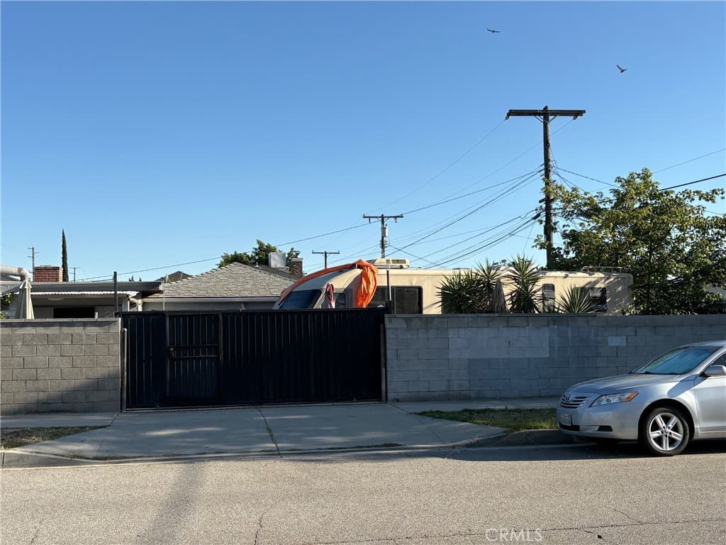 Home at 547 N Angeleno Avenue, Azusa — photo 6 of 11
