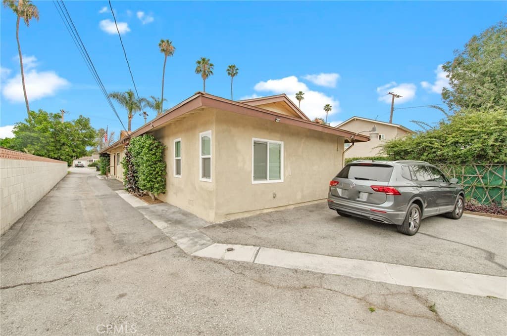 Home at 815 S Lark Ellen Avenue, West Covina — photo 5 of 12