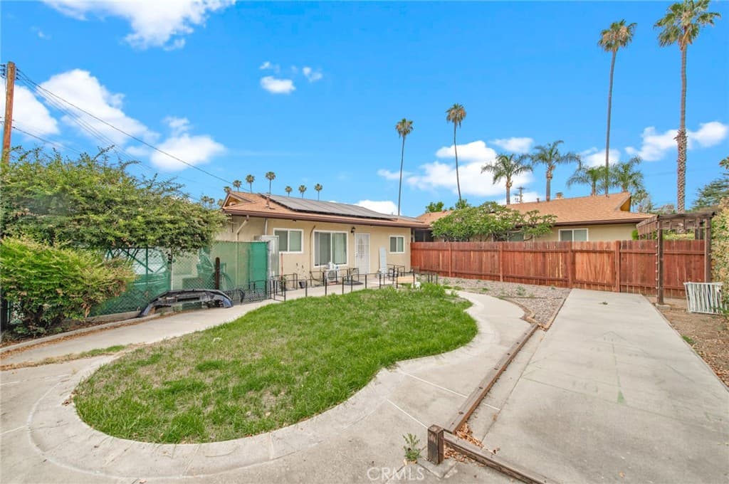 Home at 815 S Lark Ellen Avenue, West Covina — photo 9 of 12