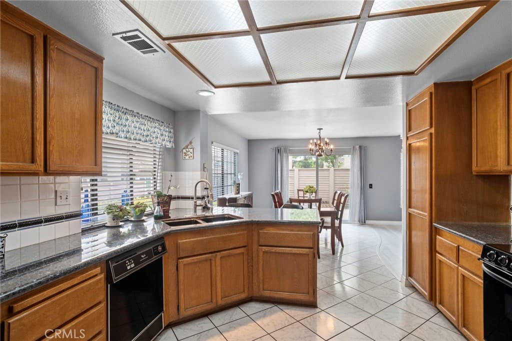 Townhouse at 1921 Cobblefield, Glendora — photo 11 of 12