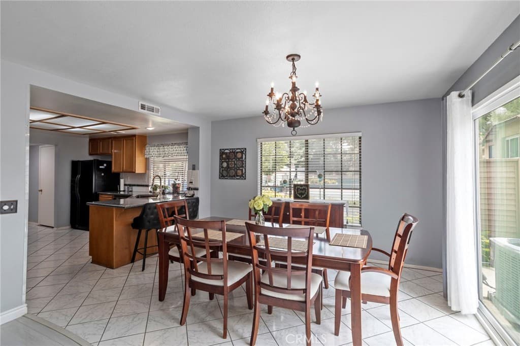Townhouse at 1921 Cobblefield, Glendora — photo 6 of 12