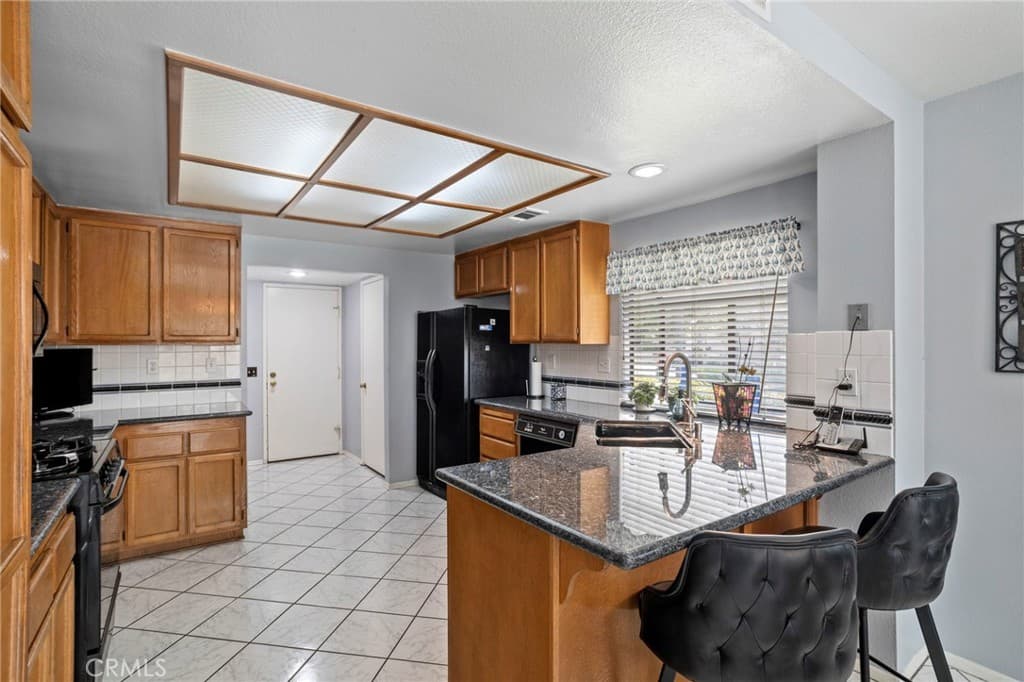 Townhouse at 1921 Cobblefield, Glendora — photo 9 of 12