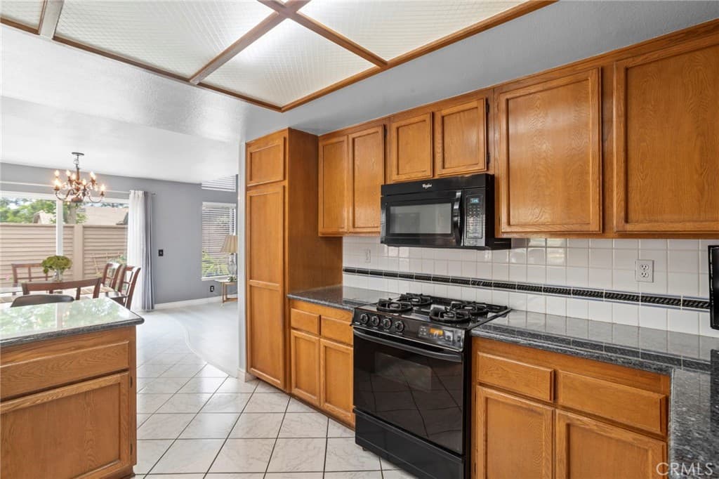 Townhouse at 1921 Cobblefield, Glendora — photo 10 of 12