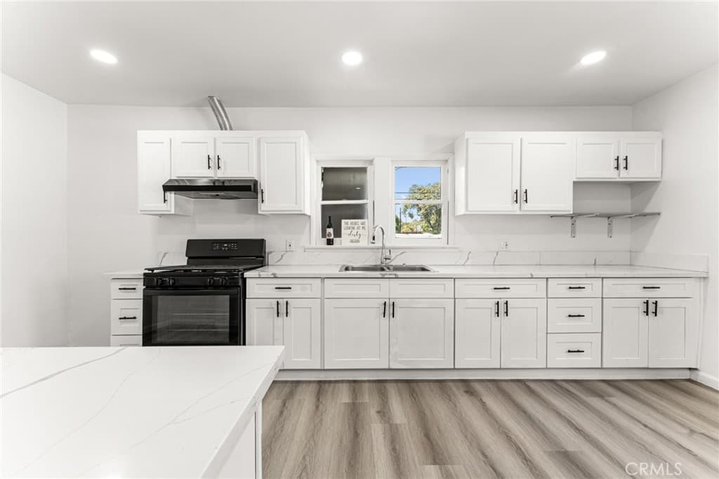 Home at 595 E Alvarado, Pomona — photo 6 of 12