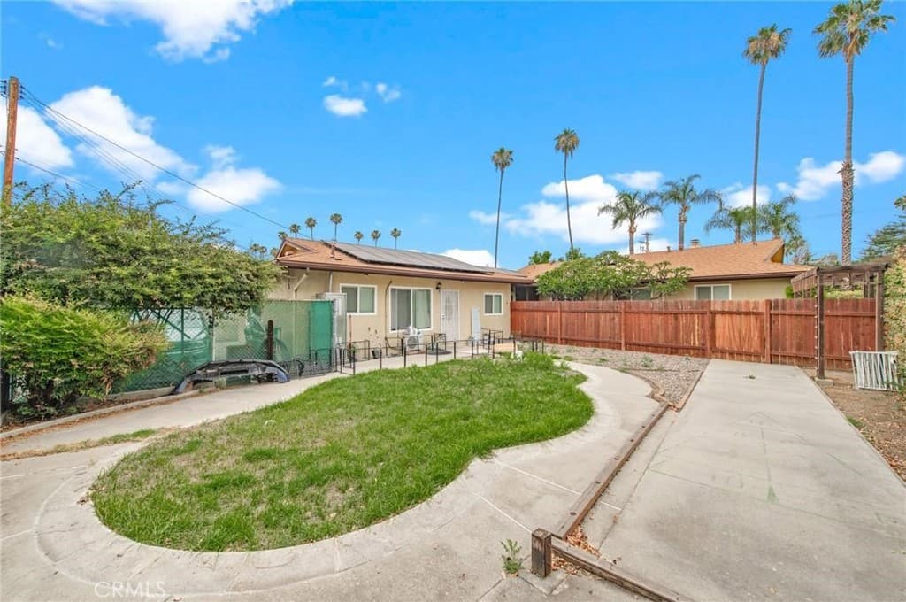 Home at 815 S Lark Ellen Avenue, West Covina — photo 9 of 12