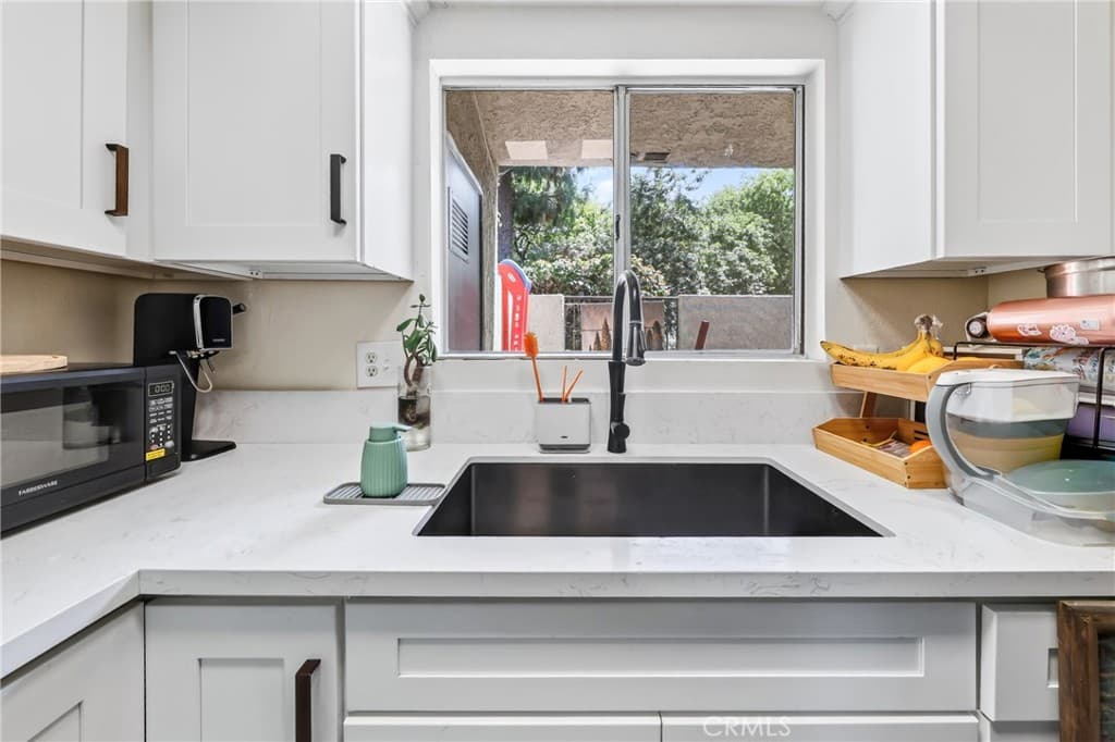 Condo at 4304 Walnut 11, Baldwin Park — photo 8 of 12