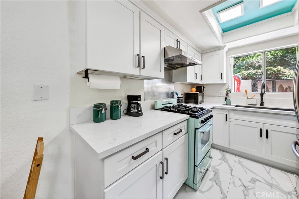 Condo at 4304 Walnut 11, Baldwin Park — photo 10 of 12