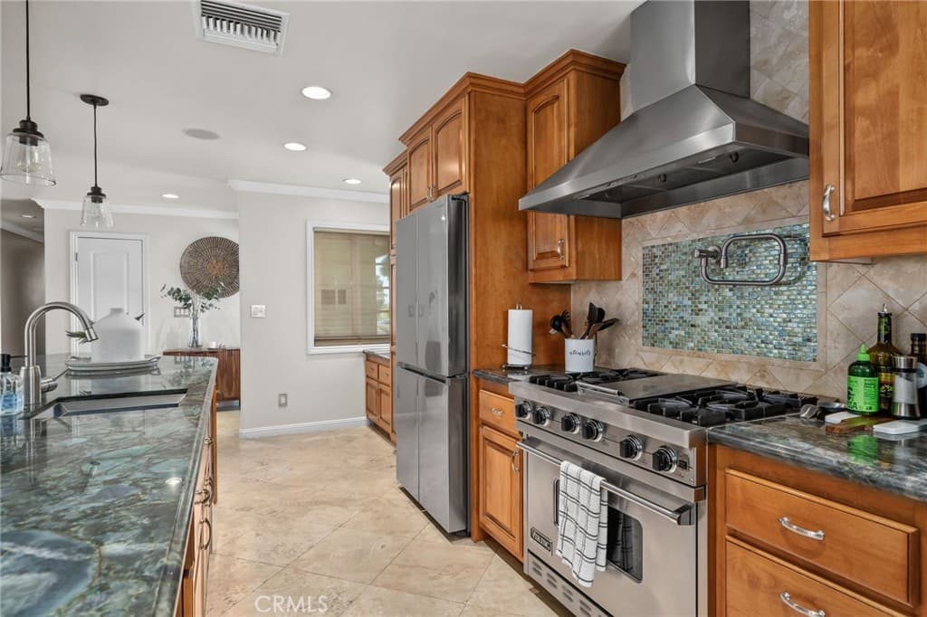 Home at 518 Converse, Claremont — photo 11 of 12