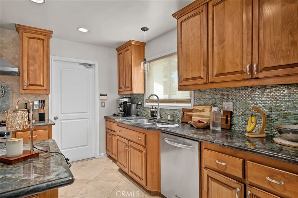 Home at 518 Converse, Claremont — photo 10 of 12