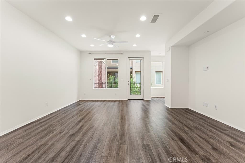 Townhouse at 422 W Route 66 47, Glendora — photo 6 of 12