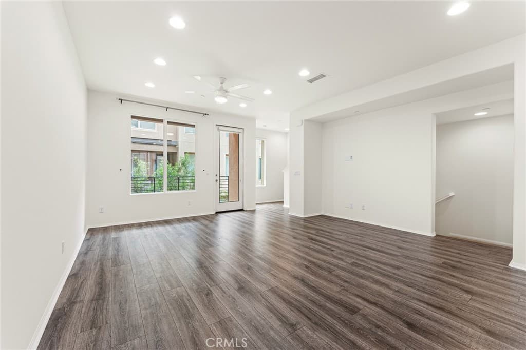 Townhouse at 422 W Route 66 47, Glendora — photo 10 of 12
