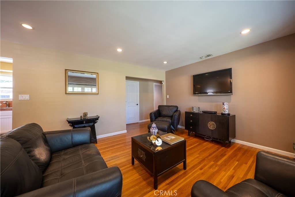Home at 5356 Farna Avenue, Arcadia — photo 4 of 12